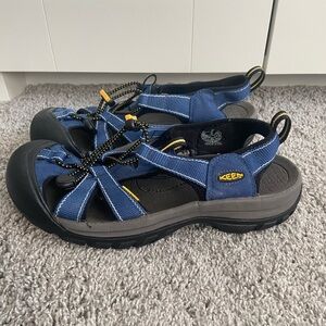 KEEN Waterproof Women’s Blue Sandals- Size 9